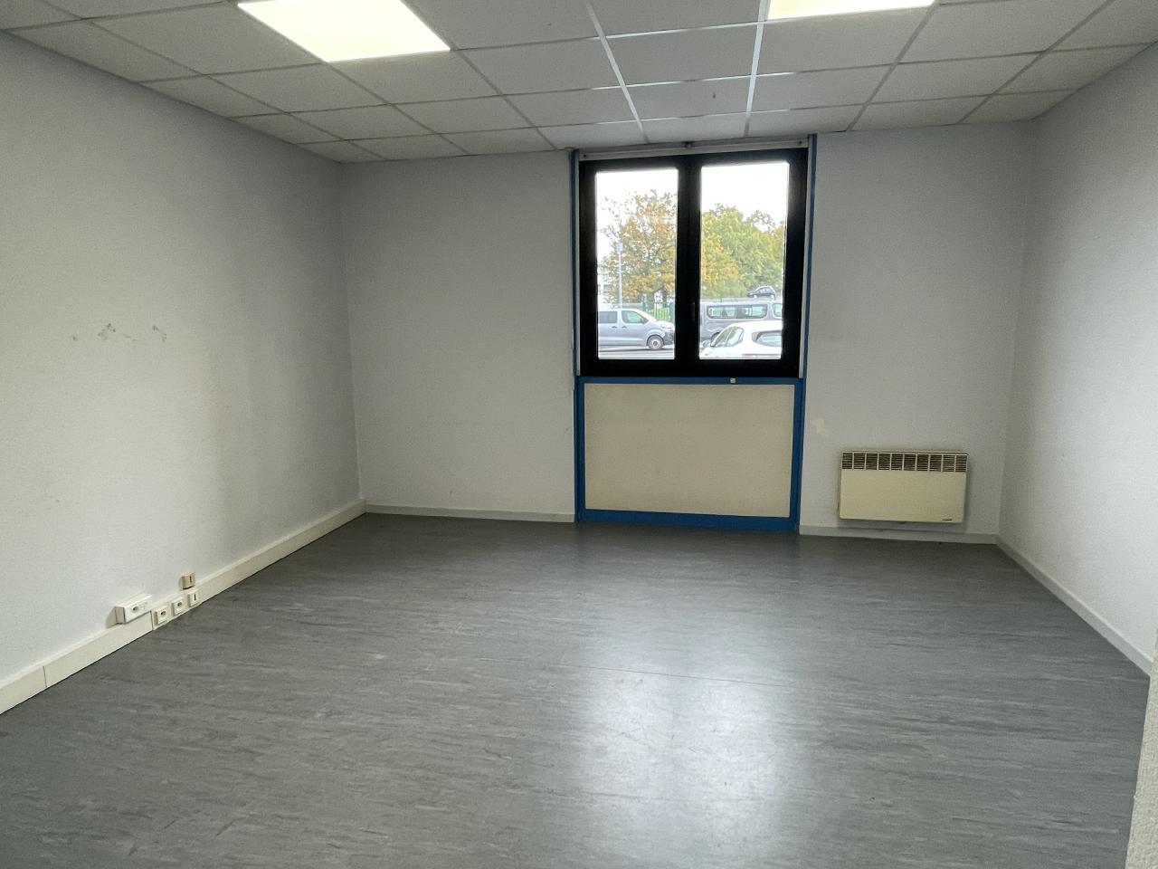 Bureau Cesson-Sévigné 327m² Location bureau Cesson-Sévigné Ille-et-Vilaine OLBUR2204121 15